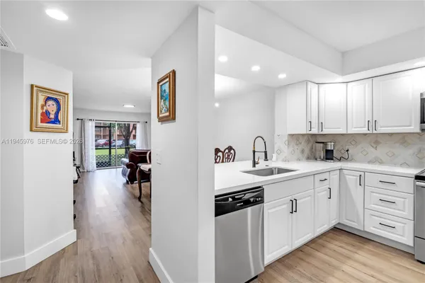 Property Slideshow image 3 of 20 | 701 sw 142nd ave 108s, Pembroke Pines, FL, 33027