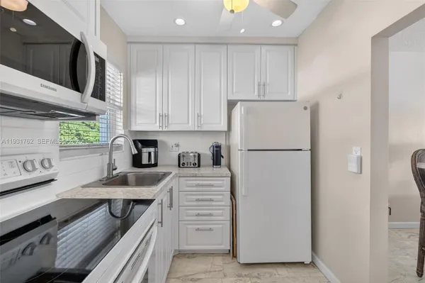 Property Slideshow image 3 of 27 | 2650 w golf blvd 259, Pompano Beach, FL, 33064
