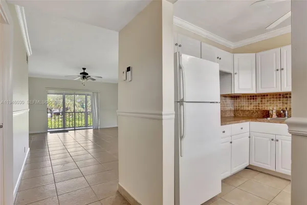 Property Slideshow image 3 of 26 | 551 nw 80th ter apt 203, Margate, FL, 33063