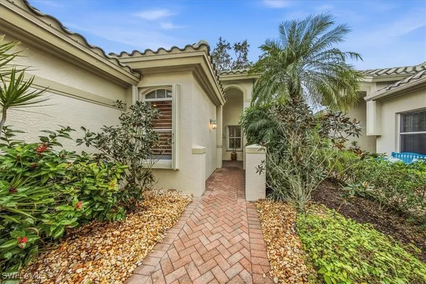 Property Slideshow image 3 of 42 | 809 vistana cir 27, Naples, FL, 34119