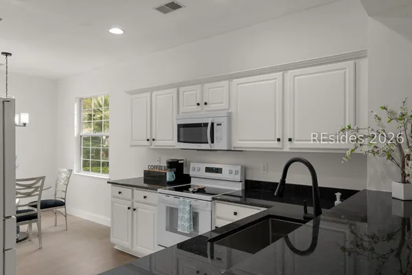 Property Slideshow image 2 of 25 | 38 andover pl, Bluffton, SC, 29909