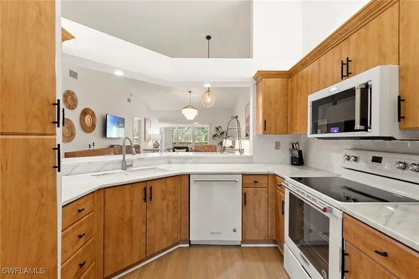 Property Slideshow image 3 of 31 | 841 tanbark dr 202, Naples, FL, 34108