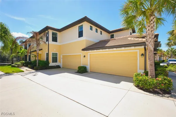 Property Slideshow image 2 of 50 | 10517 casella way apt 201, Fort Myers, FL, 33913