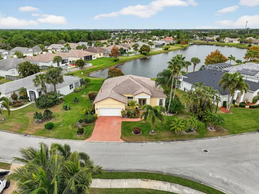 Property Slideshow image 3 of 40 | 544 sw lake manatee way, Port St Lucie, FL, 34986