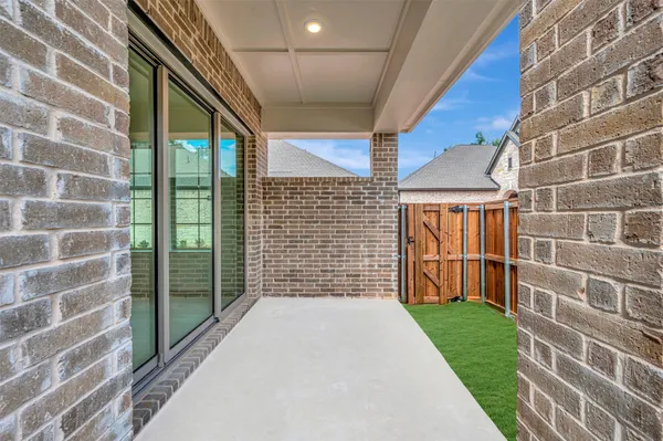 Property Slideshow image 3 of 36 | 2155 spotted fawn dr, Arlington, TX, 76005