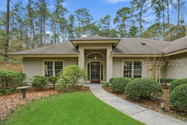 Property Slideshow image 2 of 32 | 8 wild azalea ln, Hilton Head Island, SC, 29926