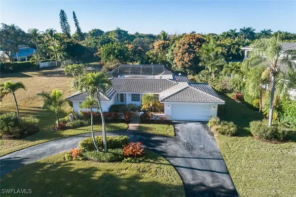 Property Slideshow image 2 of 18 | 700 bow line dr, Naples, FL, 34103