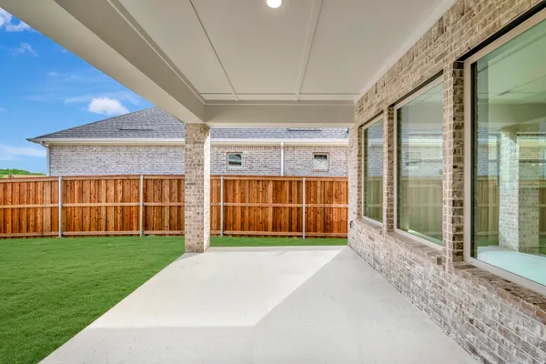 Property Slideshow image 2 of 39 | 2079 emerald grove ln, Arlington, TX, 76005