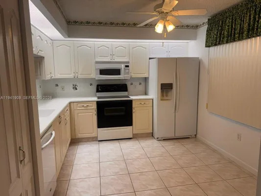 Property Slideshow image 3 of 19 | 801 sw 138th ave 106e, Pembroke Pines, FL, 33027