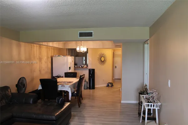 Property Slideshow image 2 of 10 | 23277 barwood ln 205, Boca Raton, FL, 33428