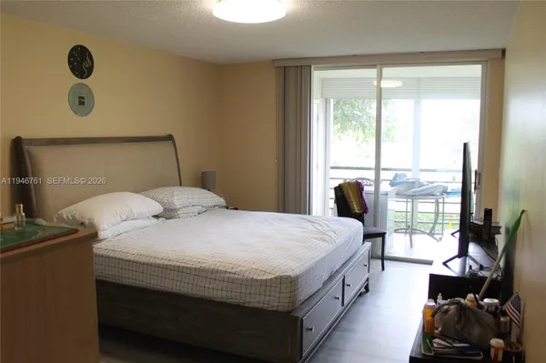 Property Slideshow image 3 of 10 | 23277 barwood ln 205, Boca Raton, FL, 33428