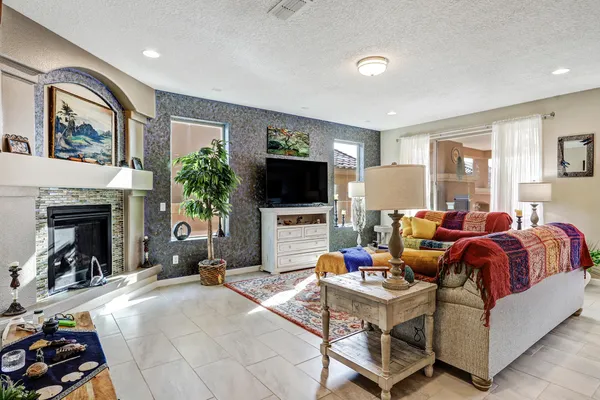 Property Slideshow image 3 of 38 | 9228 sugar creek ln, Albuquerque, NM, 87120