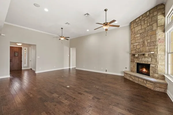 Property Slideshow image 2 of 24 | 404 amiata ave 34, Austin, TX, 78734