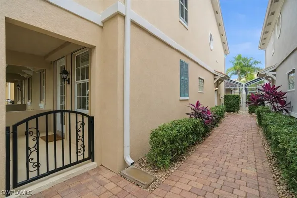 Property Slideshow image 3 of 44 | 28285 jeneva way, Bonita Springs, FL, 34135