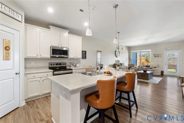 Property Slideshow image 2 of 25 | 1409 avondale woods dr, Richmond, VA, 23235