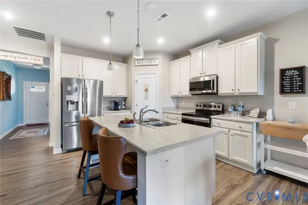 Property Slideshow image 3 of 25 | 1409 avondale woods dr, Richmond, VA, 23235