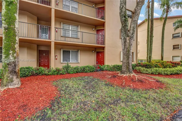 Property Slideshow image 3 of 38 | 12850 sw 4th ct i115, Pembroke Pines, FL, 33027