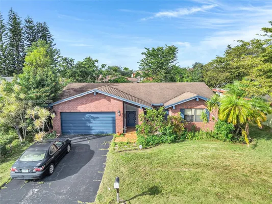 Property Slideshow image 2 of 51 | 7545 nw 99th ave, Tamarac, FL, 33321