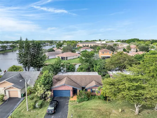 Property Slideshow image 3 of 51 | 7545 nw 99th ave, Tamarac, FL, 33321