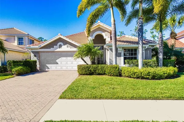 Property Slideshow image 2 of 50 | 9114 shadow glen way, Fort Myers, FL, 33913