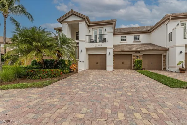 Property Slideshow image 2 of 28 | 8085 players cove dr unit 201, Naples, FL, 34113