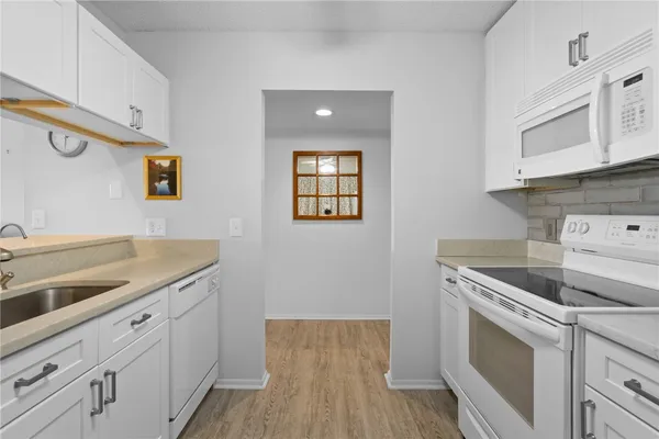 Property Slideshow image 3 of 35 | 45 plantation dr 204, Vero Beach, FL, 32966