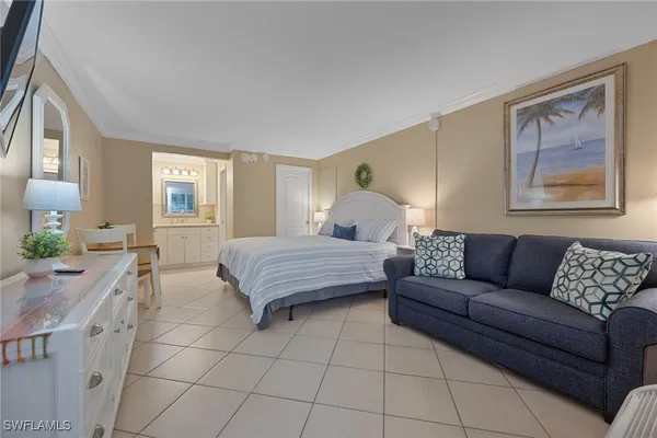 Property Slideshow image 3 of 10 | 2555 tamiami trl 156, Naples, FL, 34103