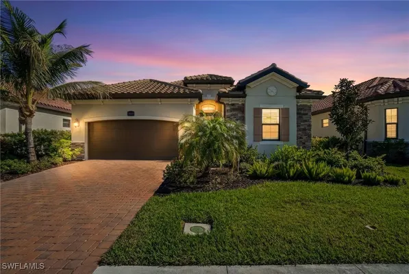 Property Slideshow image 2 of 25 | 28017 foxrock ct, Bonita Springs, FL, 34135
