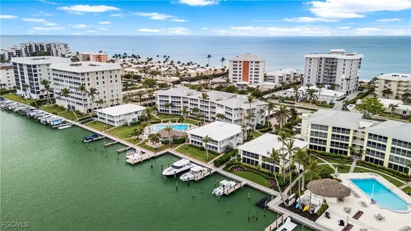 Property Slideshow image 3 of 11 | 2800 gulf shore blvd 100, Naples, FL, 34103