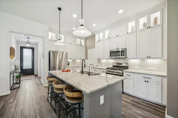 Property Slideshow image 3 of 36 | 108 pink clover ct, Montgomery, TX, 77316