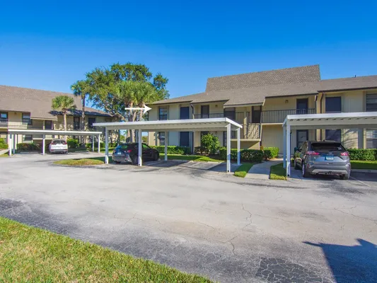 Property Slideshow image 2 of 36 | 31 plantation dr apt 201, Vero Beach, FL, 32966