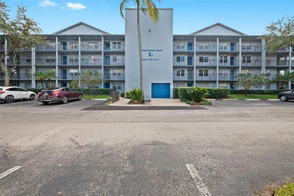 Property Slideshow image 3 of 29 | 12600 sw 5th ct l212, Pembroke Pines, FL, 33027