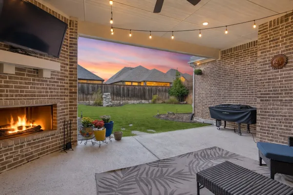 Property Slideshow image 2 of 37 | 8116 tramore, The Colony, TX, 75056