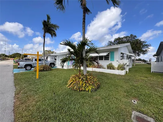 Property Slideshow image 2 of 4 | 4705 nw 44th ct, Tamarac, FL, 33319