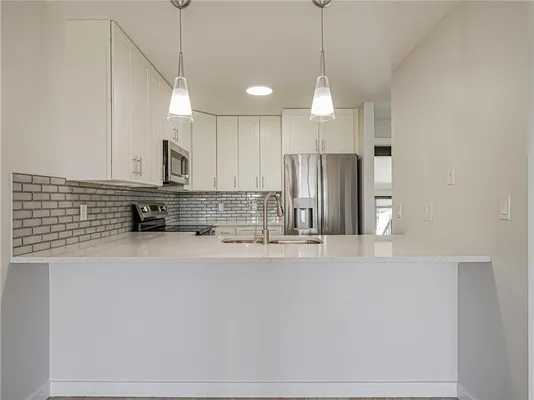 Property Slideshow image 2 of 31 | 26 plantation dr 202, Vero Beach, FL, 32966