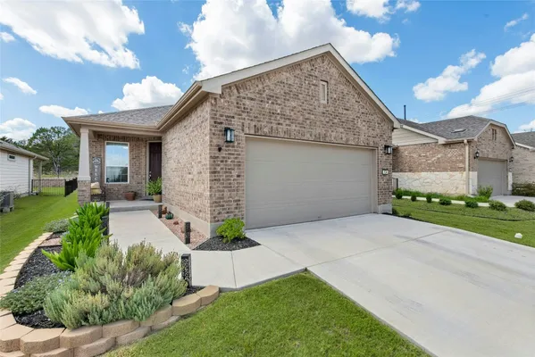 Property Slideshow image 2 of 38 | 104 coachsmith st, Georgetown, TX, 78633