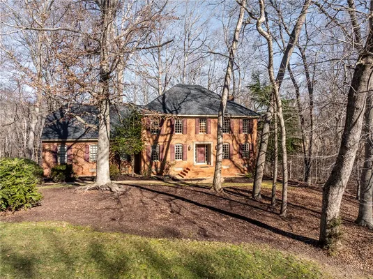 Property Slideshow image 3 of 49 | 216 richard brewster, Williamsburg, VA, 23185