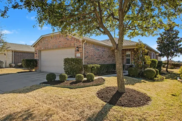 Property Slideshow image 2 of 39 | 207 mariposa ln, Frisco, TX, 75036