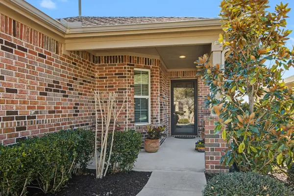 Property Slideshow image 3 of 39 | 207 mariposa ln, Frisco, TX, 75036