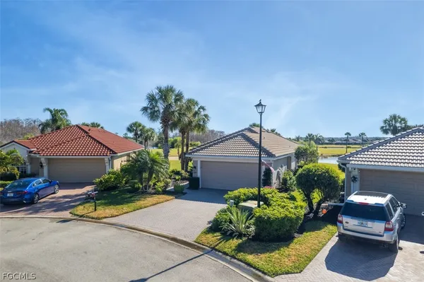Property Slideshow image 3 of 49 | 10089 oakhurst way, Fort Myers, FL, 33913