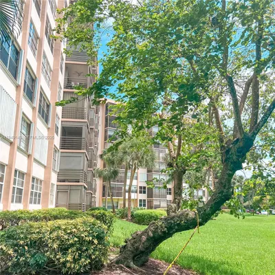 Property Slideshow image 2 of 7 | 1000 saint charles pl 721, Pembroke Pines, FL, 33026