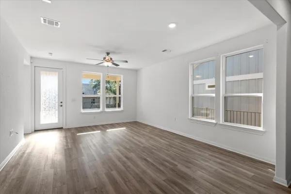 Property Slideshow image 2 of 38 | 813 saratoga ln, Georgetown, TX, 78633