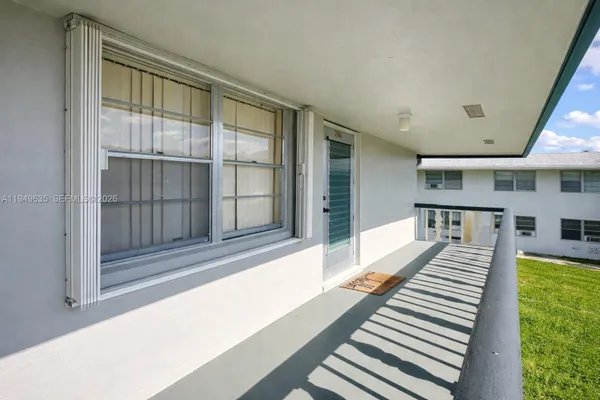 Property Slideshow image 2 of 10 | 264 norwich k, West Palm Beach, FL, 33417