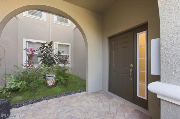 Property Slideshow image 2 of 36 | 10351 glastonbury cir 202, Fort Myers, FL, 33913