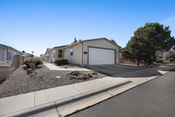 Property Slideshow image 3 of 24 | 213 sunrise bluffs dr, Belen, NM, 87002