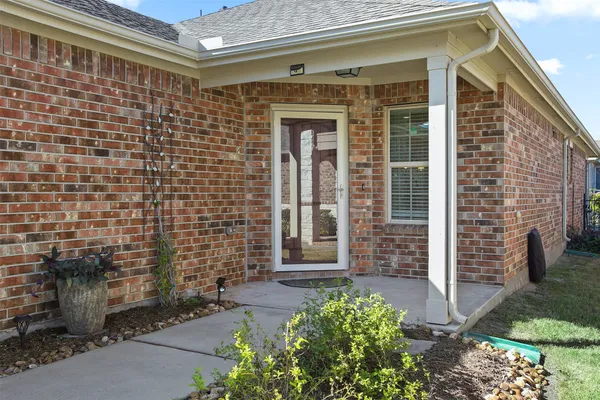 Property Slideshow image 2 of 26 | 362 crested eagle dr, Richmond, TX, 77469
