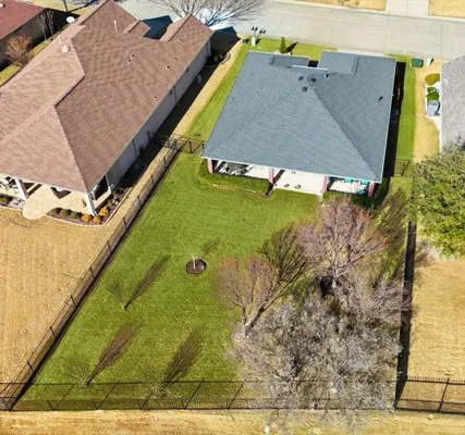 Property Slideshow image 2 of 29 | 9621 applewood trl, Denton, TX, 76207