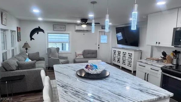 Property Slideshow image 3 of 42 | 5524 ben franklin ln, North Fort Myers, FL, 33917