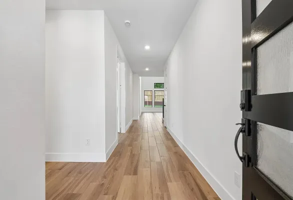 Property Slideshow image 3 of 32 | 26018 peacetree ln, Montgomery, TX, 77316