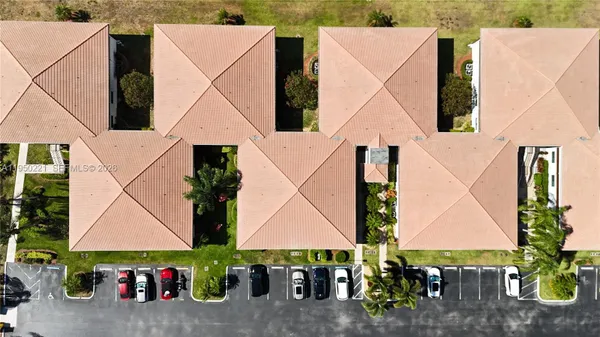 Property Slideshow image 2 of 29 | 15451 pembridge dr 214, Delray Beach, FL, 33484